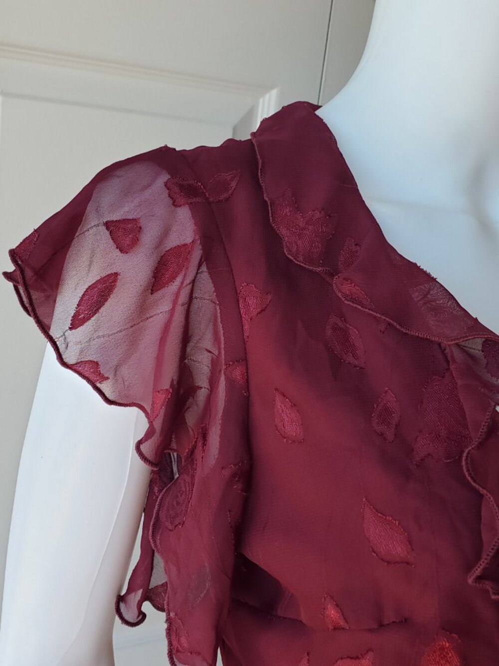Lucy In The Sky Merlot Wrap Mini Floral Ruffle Dress Size Medium - Picture 7 of 11